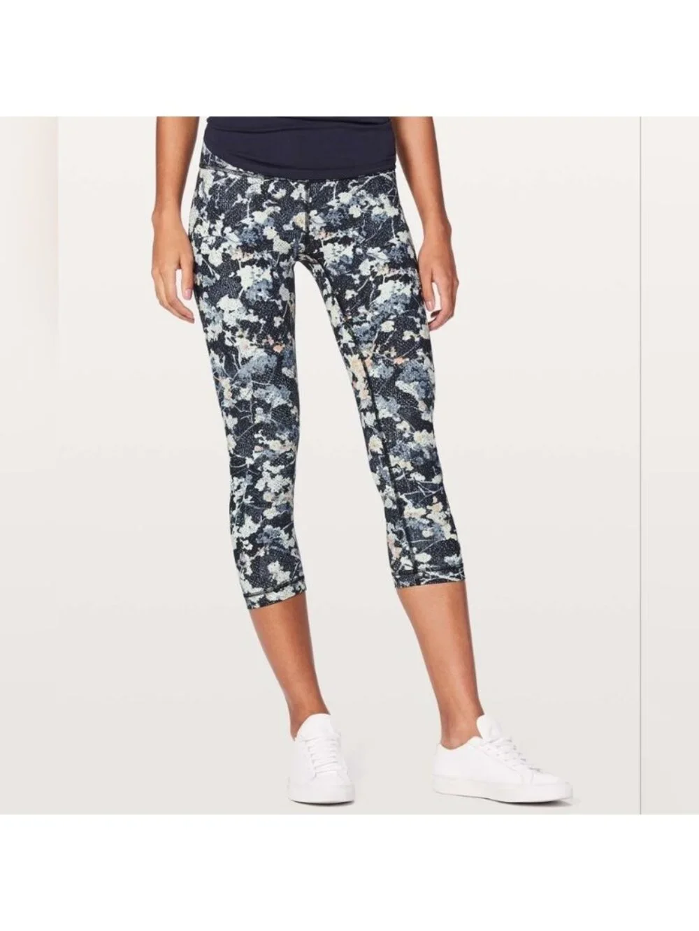 Lululemon Wunder Under Crop (Hi-Rise) 21